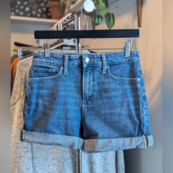 Free Assembly Rolled Cuff High Waist Denim Shorts - Picture 3 of 9